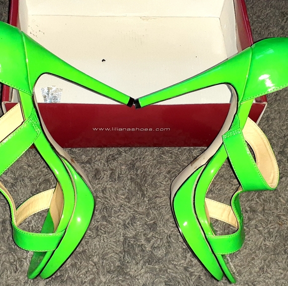 Heels - Picture 2 of 4